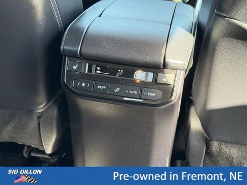Used 2022 Toyota Highlander Platinum AWD/4WD image 19