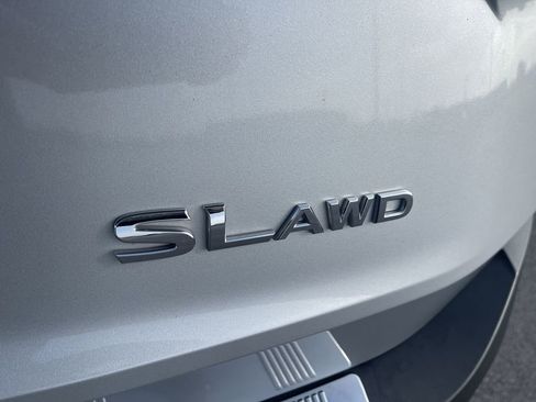 Used 2022 Nissan Rogue SL w/ SL Premium Package image 13