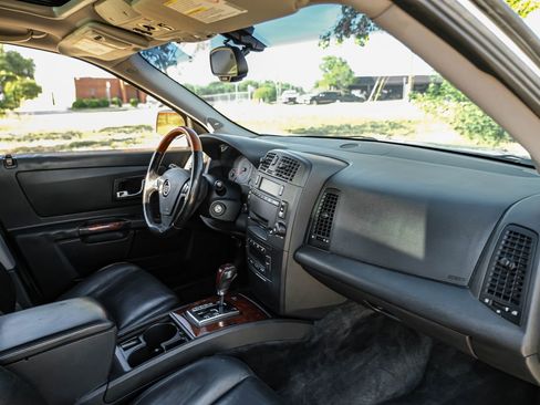Used 2004 Cadillac SRX AWD/4WD image 11