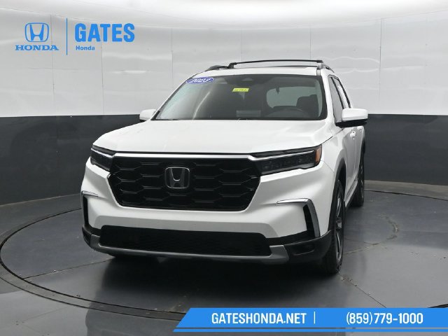 Used 2023 Honda Pilot Touring image 5