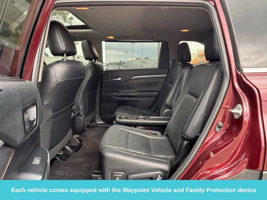 Used 2019 Toyota Highlander Limited w/ Carpet Mat Package (TMS) AWD/4WD image 32