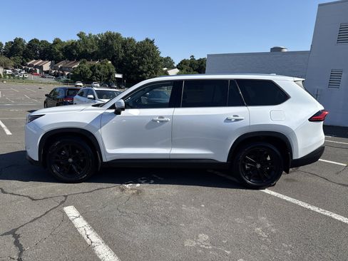 Used 2024 Toyota Grand Highlander AWD image 4