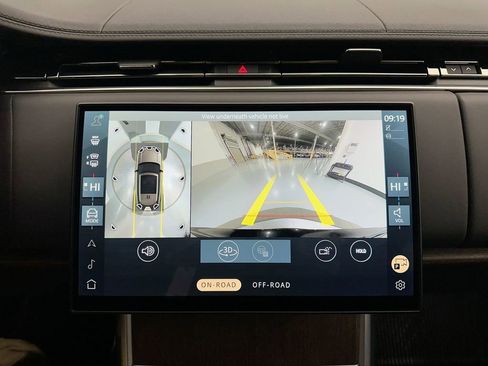 Used 2025 Land Rover Range Rover SE AWD/4WD image 28