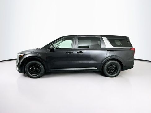 Used 2025 Kia Carnival FWD image 4