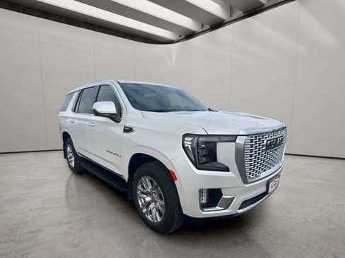 Used 2024 GMC Yukon Denali w/ Advanced Technology Package image 7