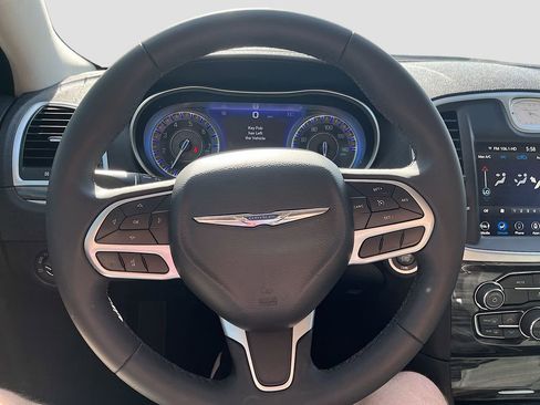 Used 2022 Chrysler 300 Touring w/ Sport Appearance Package RWD image 11