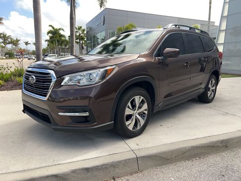 Used 2019 Subaru Ascent Premium image 3