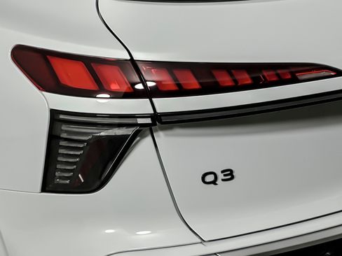 New 2026 Audi Q3 quattro 2.0T AWD/4WD image 24