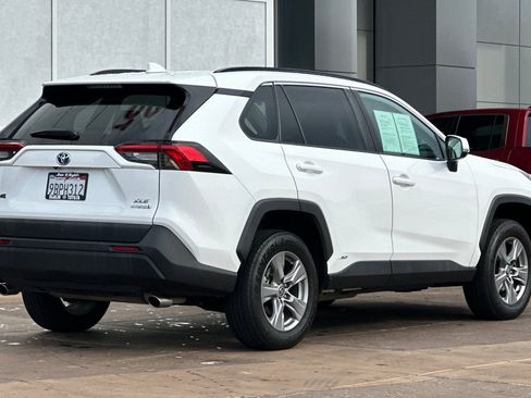 Certified 2022 Toyota RAV4 XLE image 4