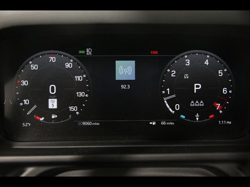 Used 2025 Land Rover Defender 110 S image 9