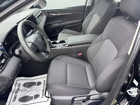 Used 2026 Toyota Camry LE FWD image 9