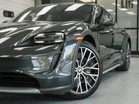 Used 2022 Porsche Taycan 4S AWD/4WD image 10