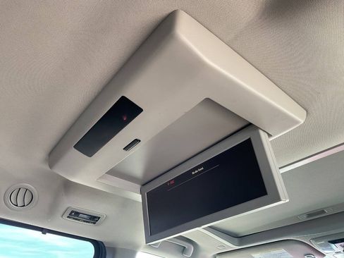 Used 2020 Toyota Sienna XLE Premium w/ Carpet Mat Package FWD image 45