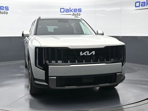 New 2027 Kia Telluride S image 3