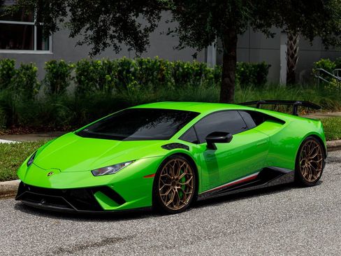 Used 2018 Lamborghini Huracan Performante AWD/4WD image 26