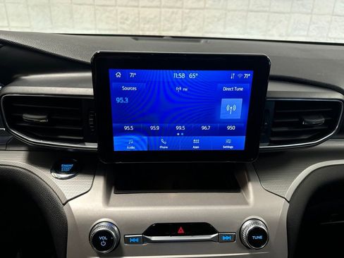 Used 2023 Ford Explorer XLT w/ Equipment Group 202A AWD/4WD image 6