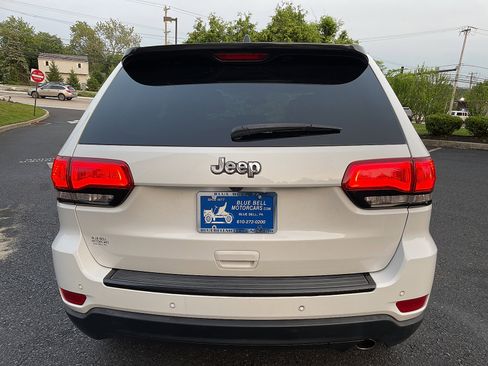 Used 2017 Jeep Grand Cherokee Limited image 6