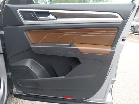 Used 2023 Volkswagen Atlas SE image 28