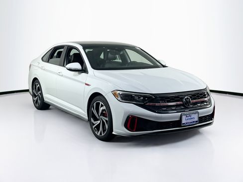 Used 2022 Volkswagen Jetta GLI Autobahn FWD image 3