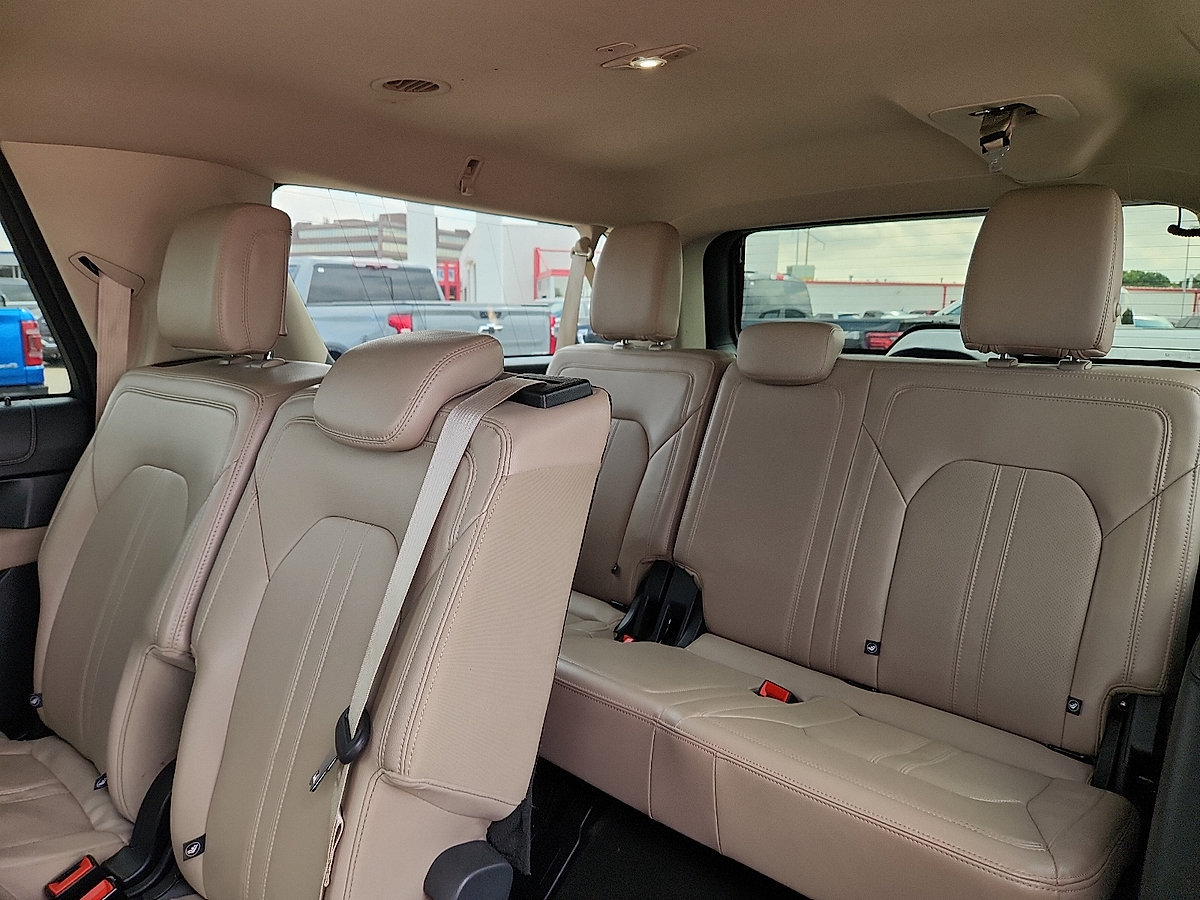 Used 2024 Ford Expedition Max Limited RWD image 6