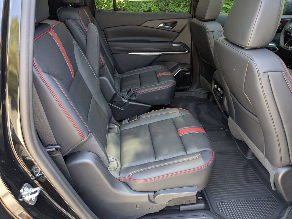 New 2027 Chevrolet Traverse RS FWD image 32