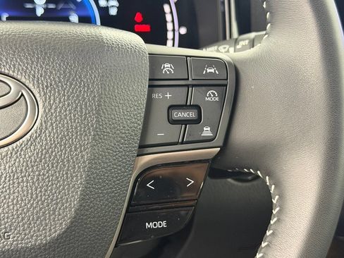 Used 2026 Toyota Camry SE FWD image 27