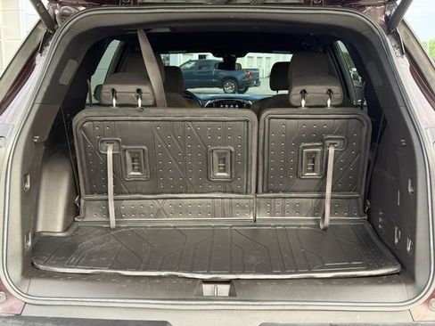 Used 2023 Chevrolet Traverse LT FWD image 6
