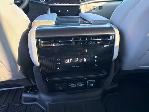 Used 2023 Jeep Wagoneer L 4WD w/ Convenience Group I image 19