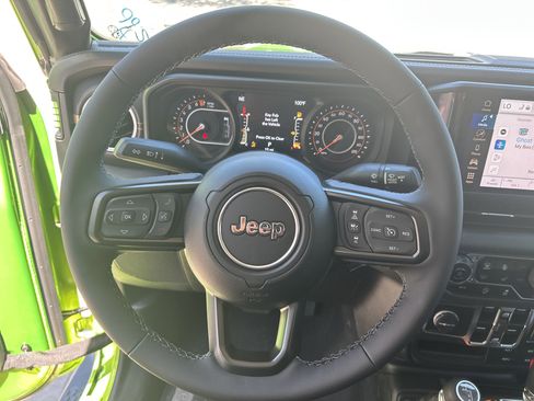 New 2025 Jeep Gladiator Sport image 33