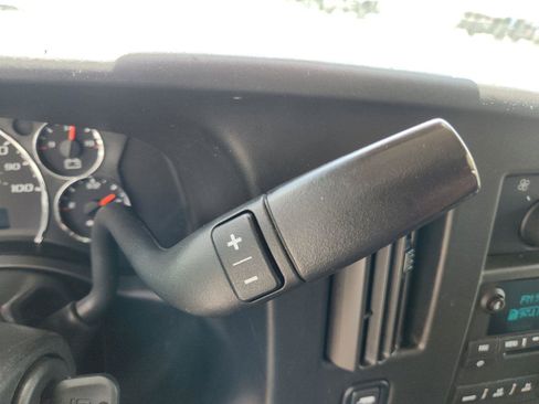 Used 2018 Chevrolet Express 2500 w/ Driver Convenience Package RWD image 30