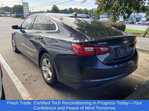 Used 2022 Chevrolet Malibu LS FWD image 4