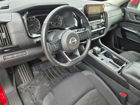 Used 2024 Nissan Pathfinder SV FWD image 11