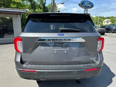 Used 2023 Ford Explorer XLT AWD/4WD image 6