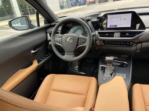 Used 2024 Lexus UX 250h AWD w/ Premium Package image 15