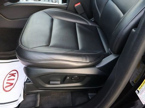 Used 2022 Ford Explorer XLT w/ Equipment Group 202A image 40