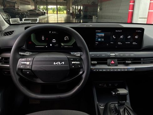 Used 2025 Kia K4 FWD image 13