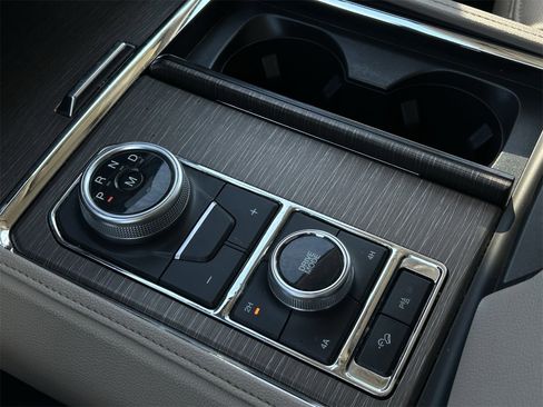 Used 2024 Ford Expedition Limited image 21