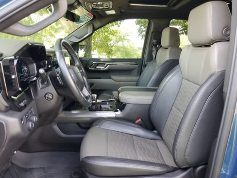 Used 2024 Chevrolet Silverado 1500 ZR2 w/ Technology Package AWD/4WD image 12