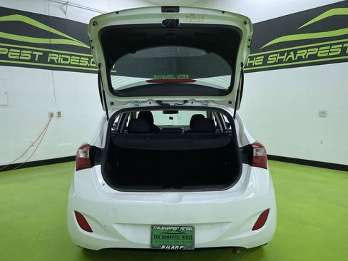 Used 2017 Hyundai Elantra GT image 9