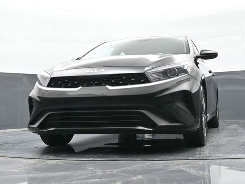 Used 2023 Kia Forte LXS image 39