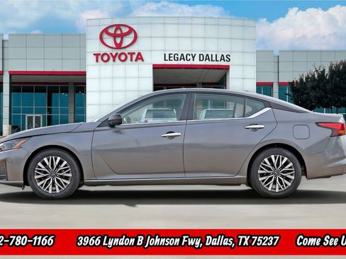 Used 2024 Nissan Altima 2.5 SV FWD image 6