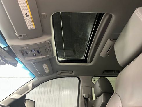 Used 2020 Chevrolet Suburban LT AWD/4WD image 28