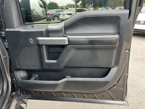 Used 2015 Ford F150 XLT w/ Equipment Group 302A Luxury image 39