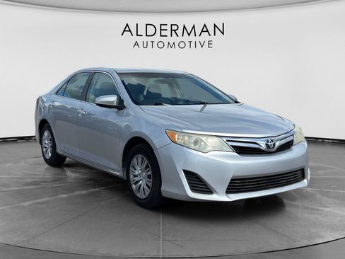 Used 2012 Toyota Camry LE FWD image 7