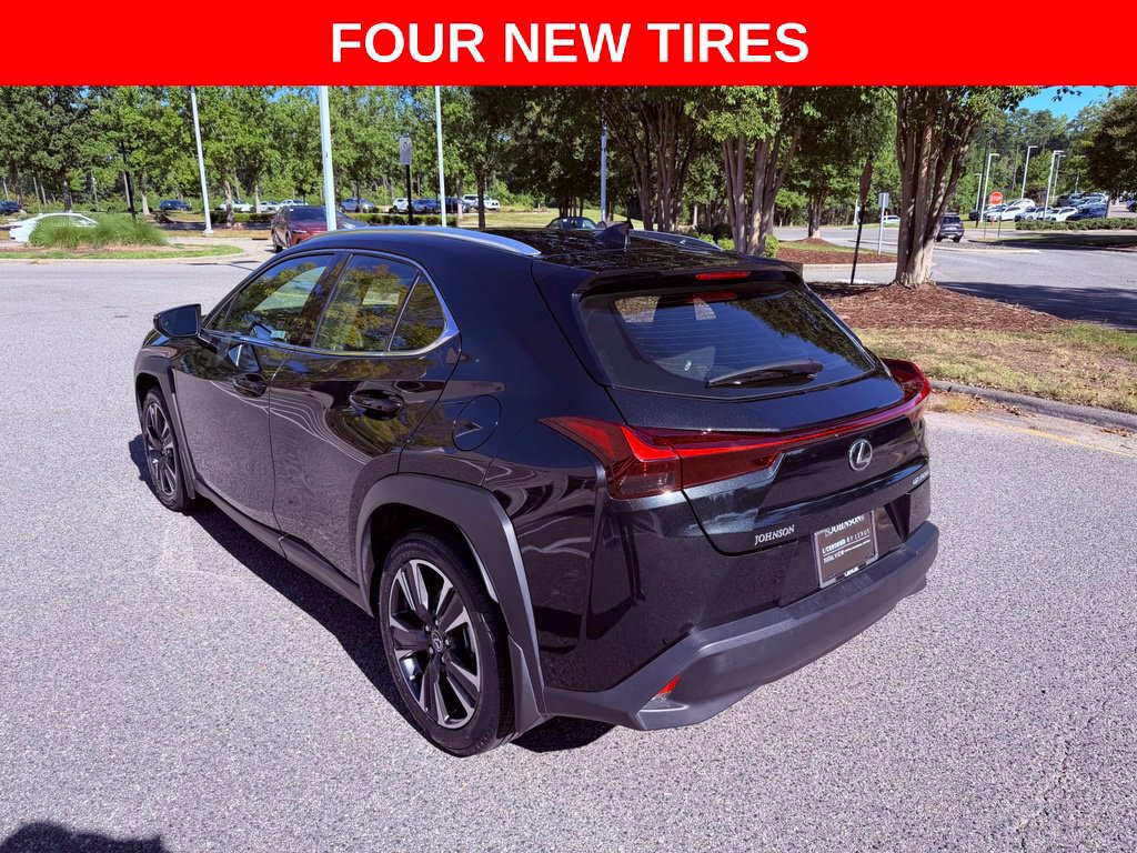 Certified 2025 Lexus UX 300h FWD w/ Accessory Package (Z1) image 5