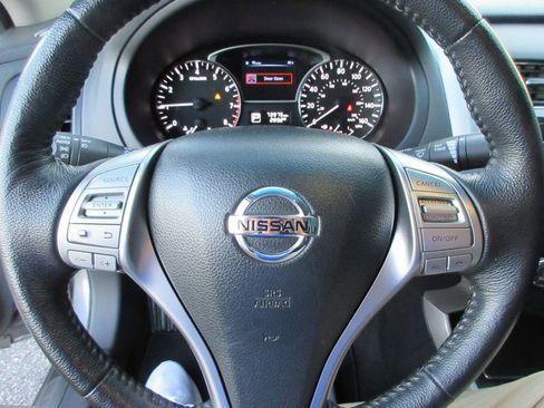Used 2014 Nissan Altima 2.5 SL w/ Technology Package FWD image 23