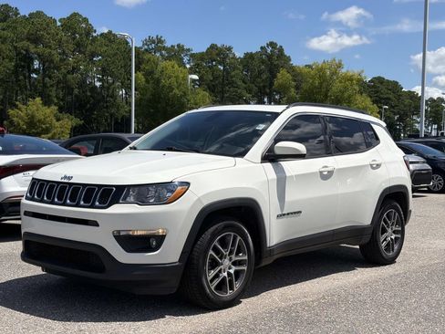 Used 2019 Jeep Compass Latitude FWD image 8