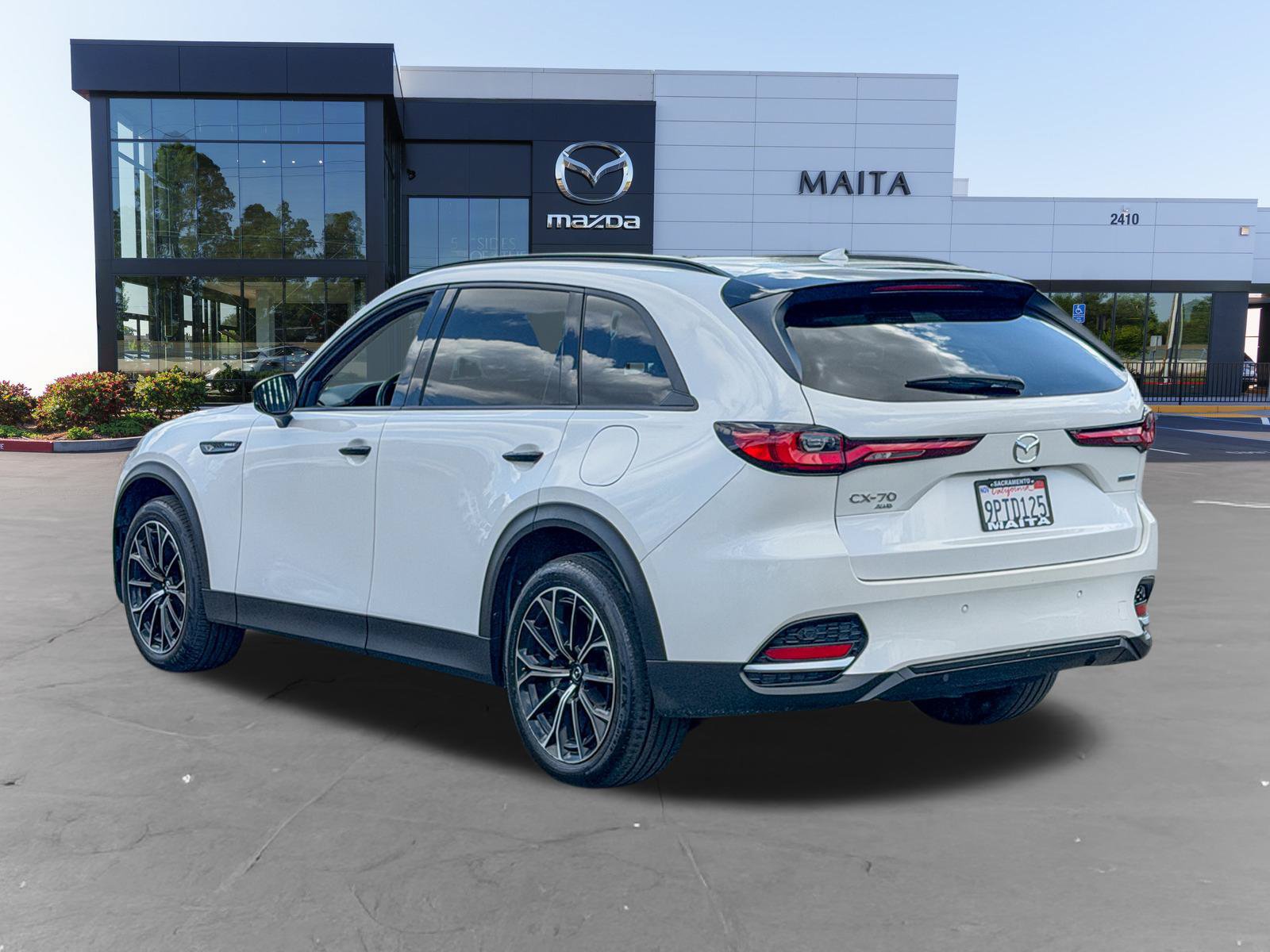 Certified 2025 MAZDA CX-70 Plug-In Hybrid w/ Premium Pkg AWD/4WD image 6