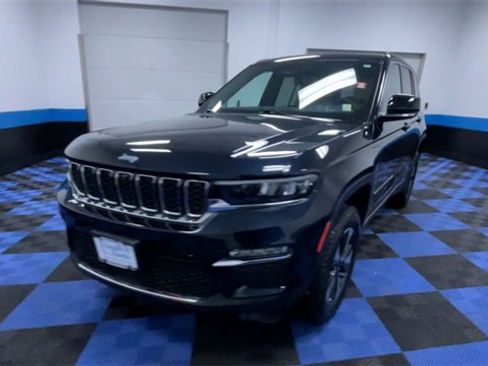 Used 2022 Jeep Grand Cherokee Limited 4xe w/ Luxury Tech Group II image 4