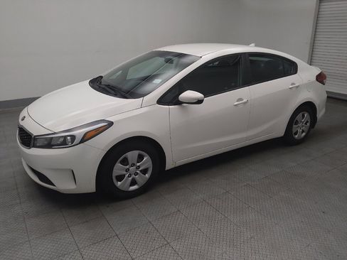 Used 2018 Kia Forte LX FWD image 2
